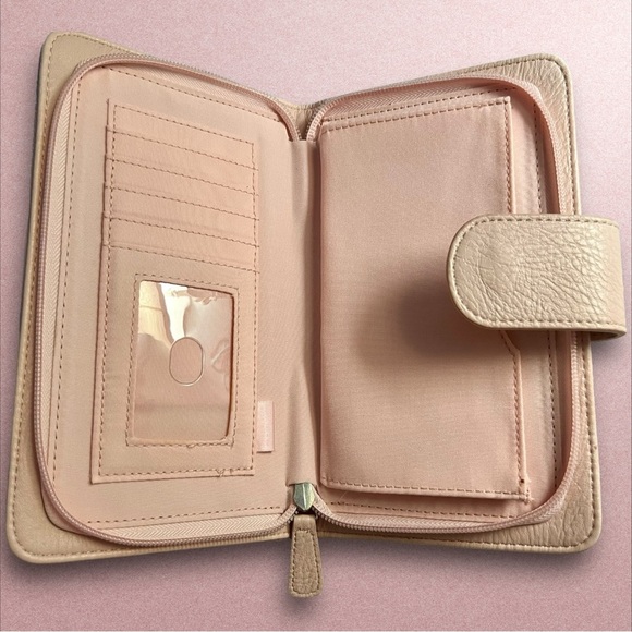 Baby Pink Travel/Passport Wallet - Picture 4 of 5